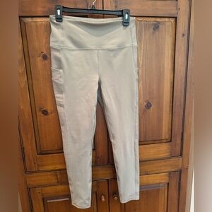 RBX Size Medium Gray/Taupe Performance Leggings w/Side Pockets & Ribbing. NWOT